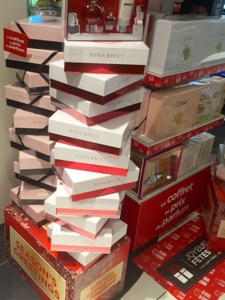 N'oublie pas que c'est bientôt la grand fête de la merde, commence à préparer tes cadeaux merdiques